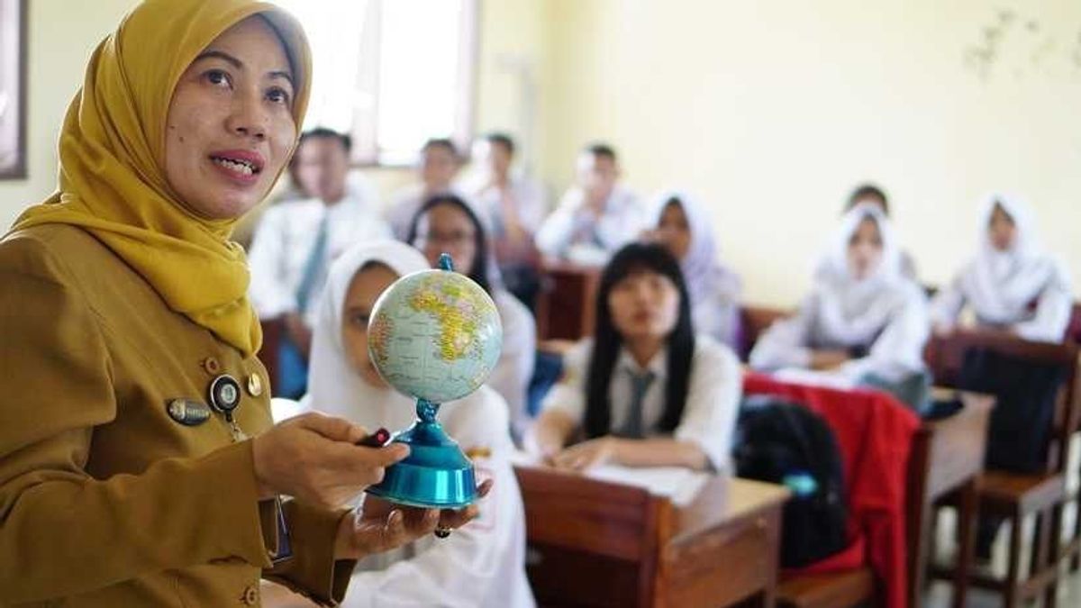 Memahami Kasus Guru Honorer di Probolinggo Secara Utuh dan Objektif